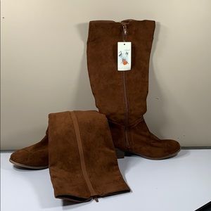 Sz 7 Universal Tread brown suede calf length NWT